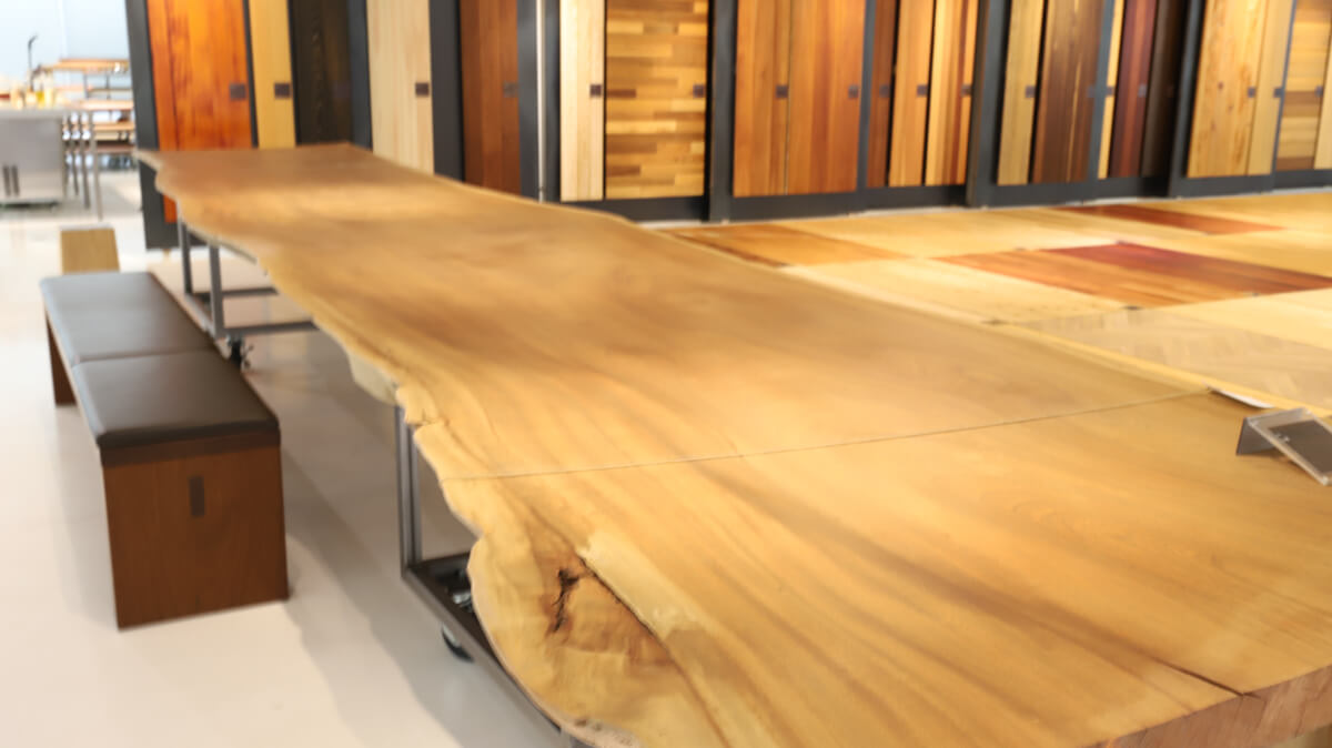 無垢木材と暮らす 見て 触れて 感じるマルホンの 体感型 ショールーム おすむび 遠鉄の住まいと暮らしの総合メディア